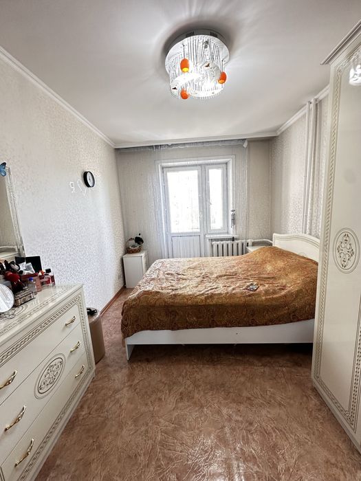 Продам 4 комн квартиру