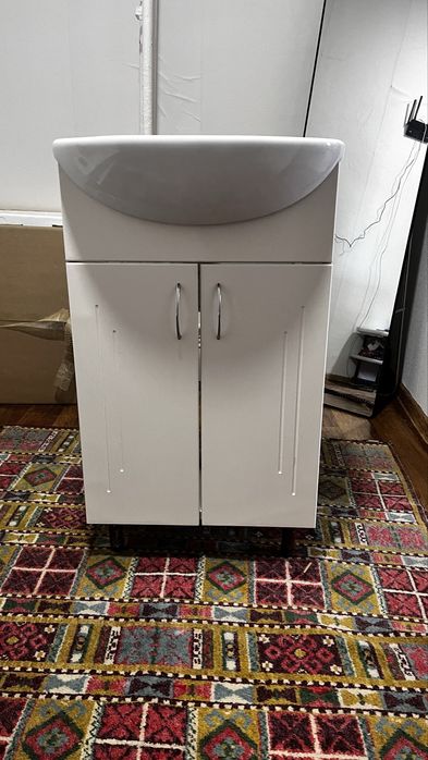 Продам раковину с тумбочкой