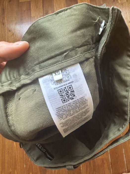 Дамски панталон Guess и дънки Calvin Klein