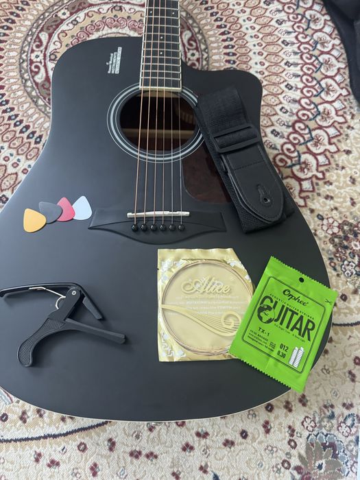 Гитара акустика черная