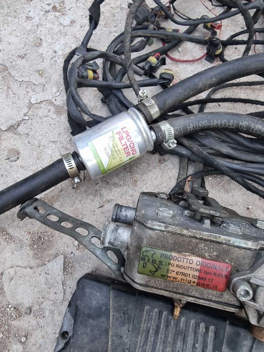 Газова уредба шест цилиндара