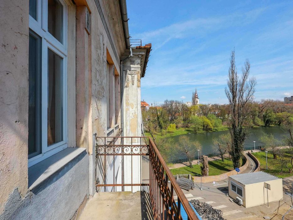 Apartament 2 camere, spațios cu vedere la Crișul Repede, Facultatea de Medicina – Disponibil de la 1 Octombrie
