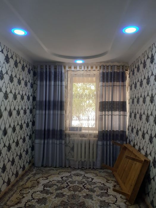 Kartika sotiladi 1 etaj..Продается квартира сзади кафе "Европа"