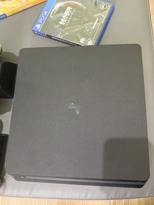 Play Station 4 Slim 1tb
