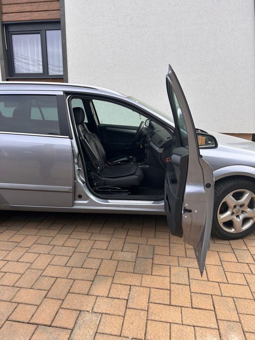 Opel astra kombi , 1.9 diesel an:2005
