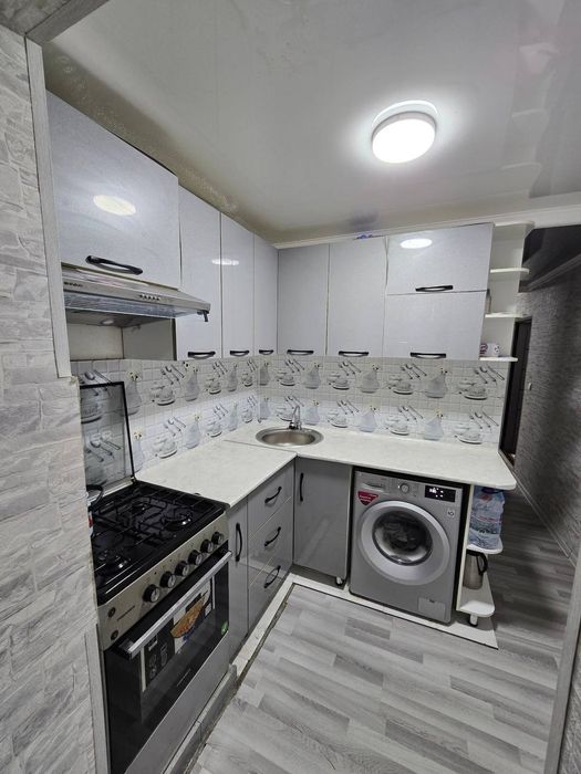 продам 4 комнатную квартиру