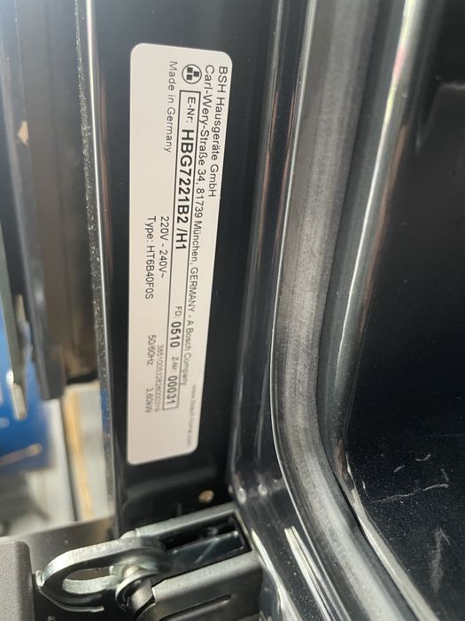 Cuptor incorporabil Bosch HBG7241B2, Seria 8