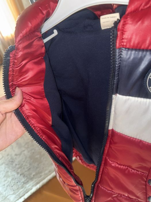 Продам новую деткую куртку.