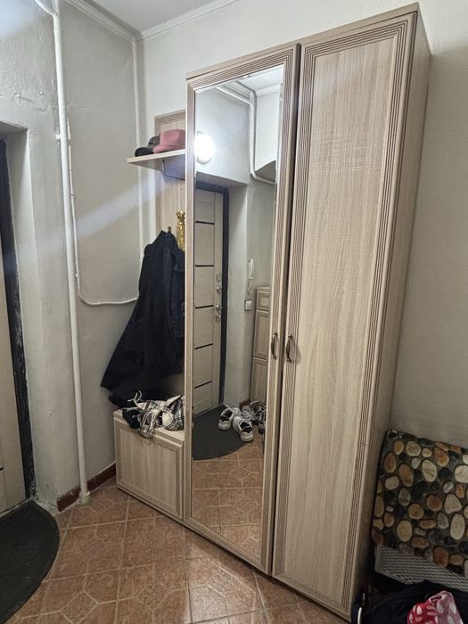 Мебель (Шкафы, тумбочки, кровать)