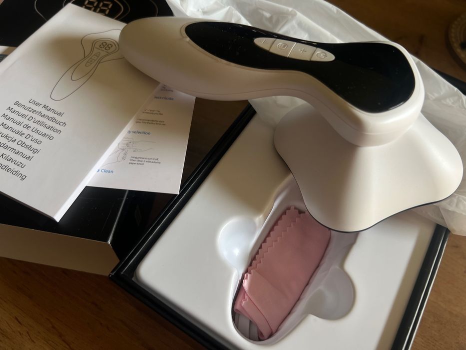 Cellulite Massager – антицелулитен масажор с нагряване и LED терапия