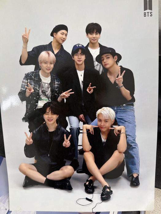 BTS постеры пишите
