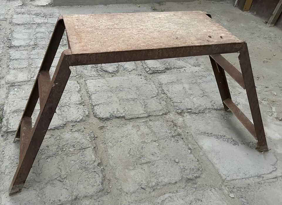 Металлический козёл