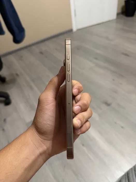 Apple iPhone 16 Pro Max 8/512GB Desert Titanium / Состояние 10/10