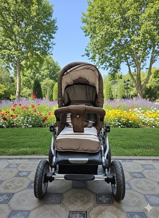 Продаётся универсальная коляска в хорошем состоянии!