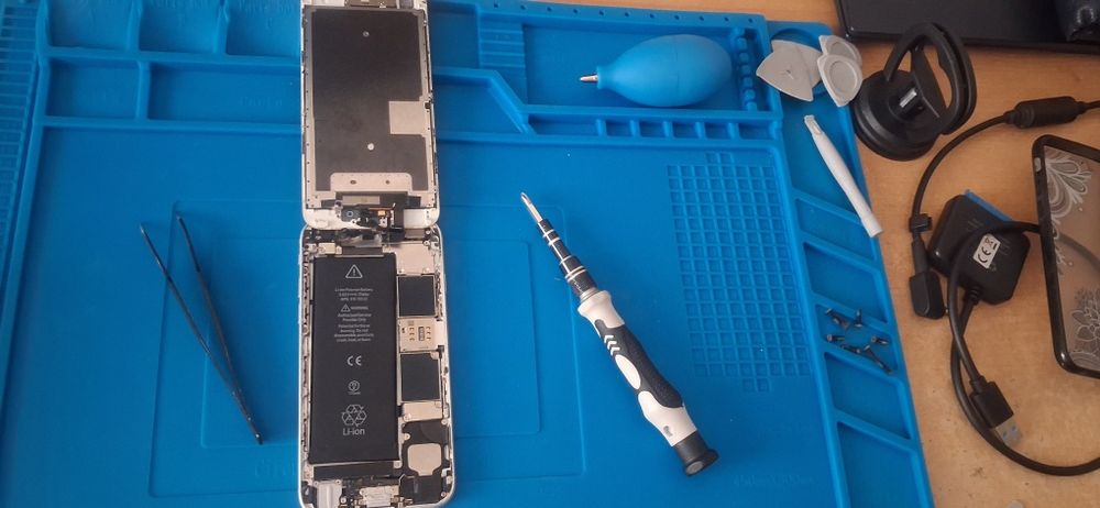 Reparatii telefoane si laptop Bacau- incarcare, transfer date, Windows