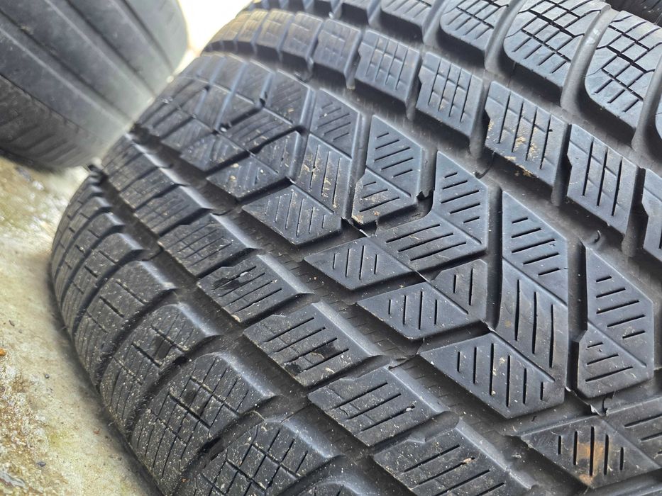 2бр Зимни гуми 315 40 21 - Pirelli