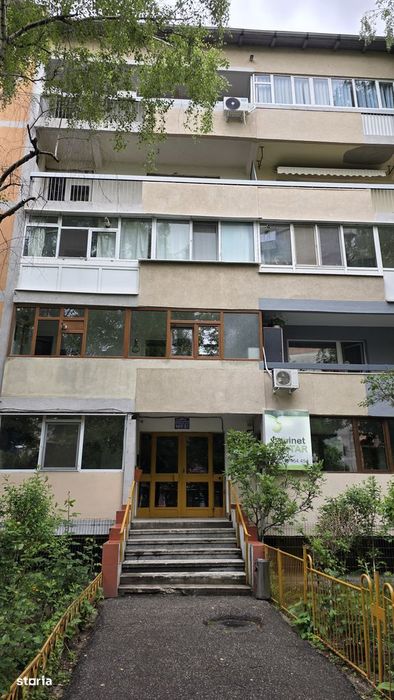 Apartament 4 camere, 93 mp utili, etaj 3/4, decomandat, zona Centrala