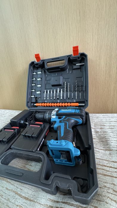 Шуроповерт Макита