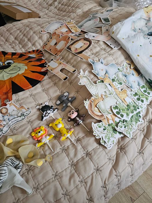 Сет фугурки за торта и балони за детски рожден ден диви животни.