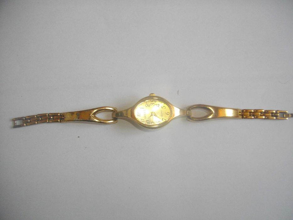 GICCI Passed-Дамски Малък Кварцов Електронен Часовник-Гривна-Отличен