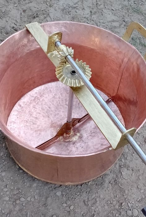 Vand caldari de facut magiun 
Orice capacitate din cupru alimentar 
50