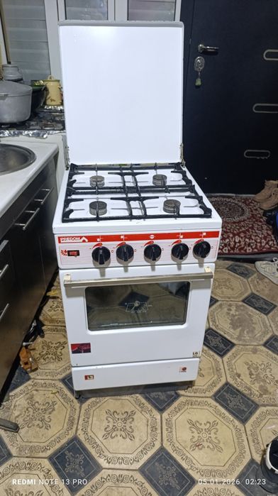 Газ плита 4кампоричний Предом Полиский размер 50на50 работает отличный