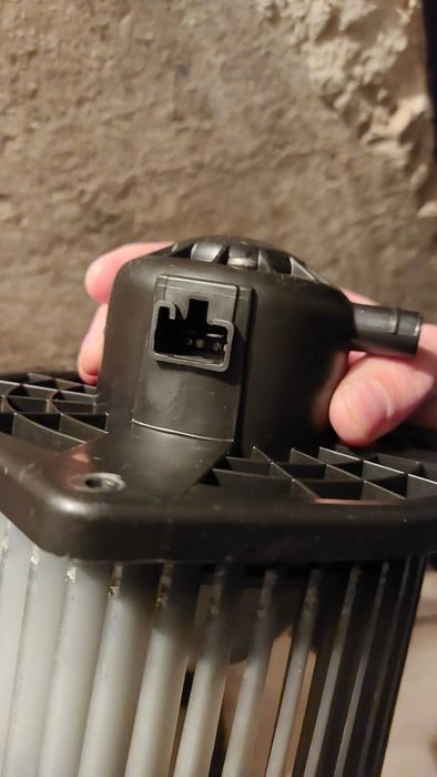 Вентилатор  \ моторче за парно за Пежо 4007 Peugeot  2008г