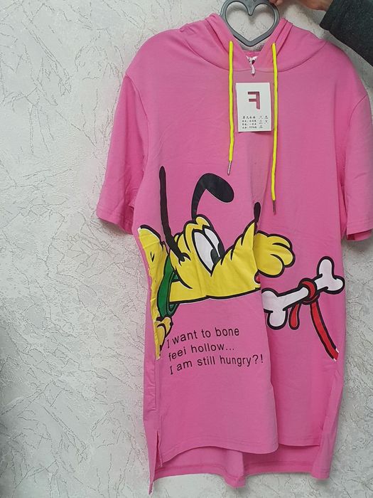 Женский костюм с юбкой. Есть еще разные вечернии платья