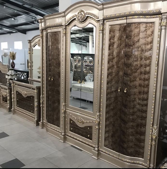 Спальный гарнитур