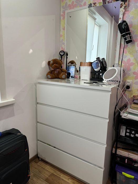 Продам комод и зеркало Икеа