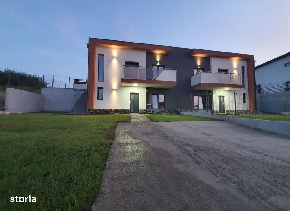 Apartament tip duplex,80mp+30mp teren+2 parcari-Valea AdancaCod:154680