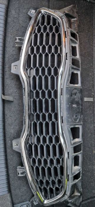 Продавам маска за КИА ссед