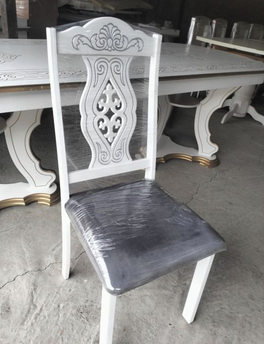 Продам стол и стулья