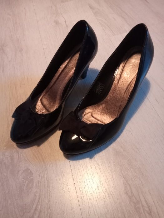 Дамски обувки с панделка