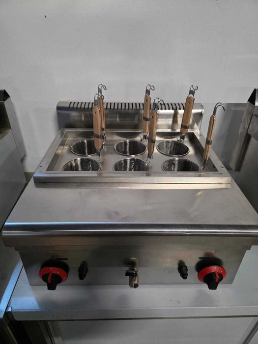 Plita striata pe gaz GPL profesionala noua,dimensiuni 550x530x420 mm