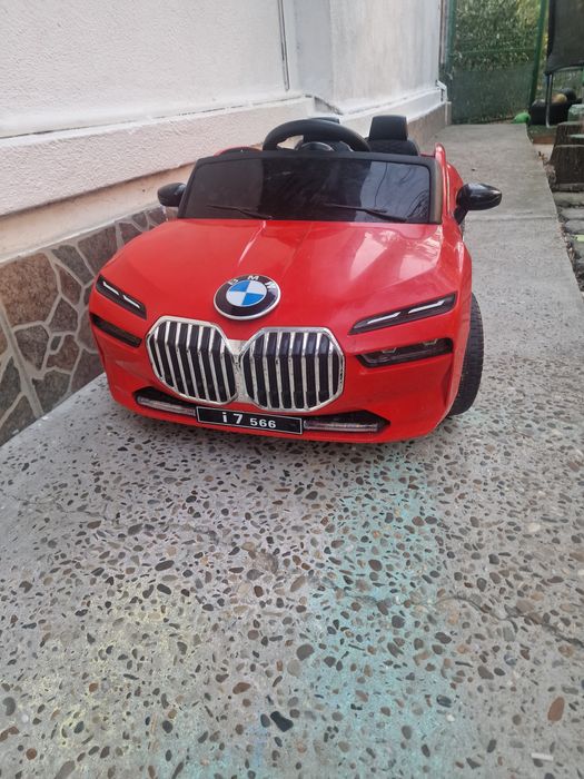 Vând Mașinuța electrica si Tractor electricc - 2-5 ani.