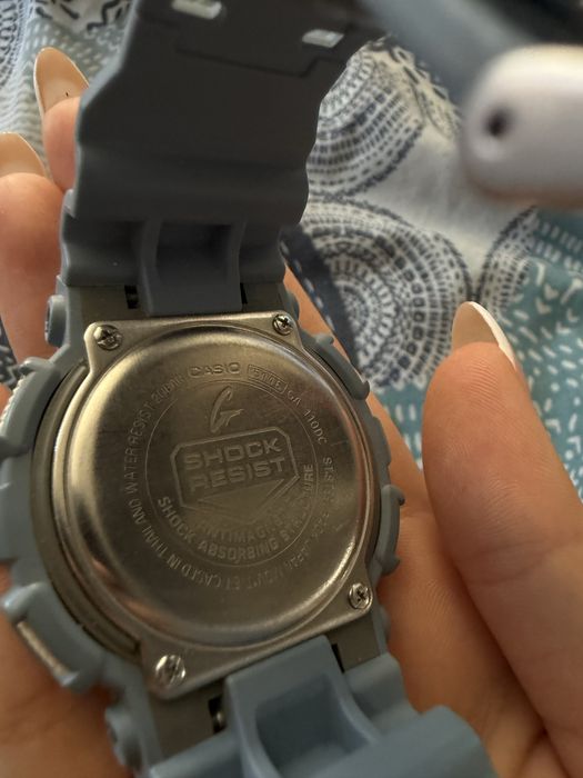 Часовник G-shock