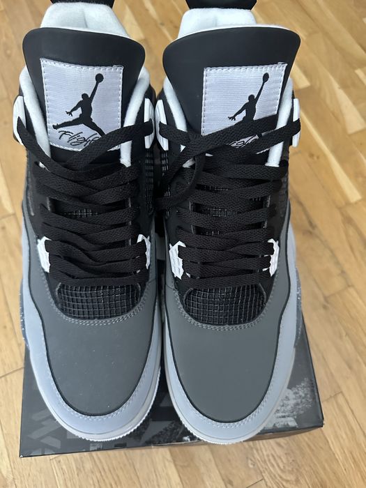 Nike jordan 4 сиво и черно