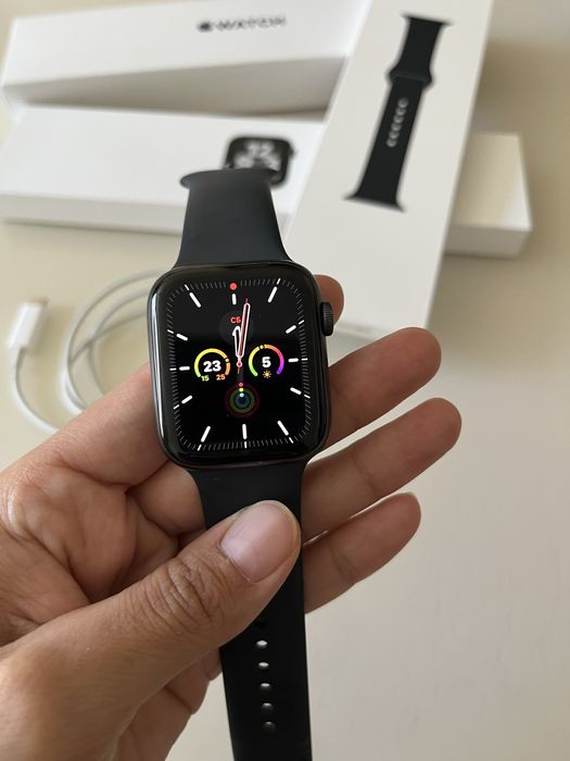 Часы Apple Watch SE