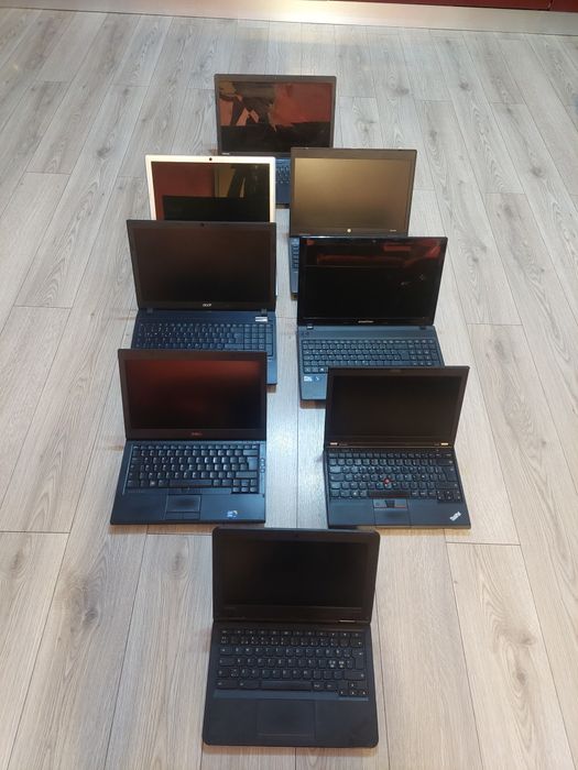 Vand Lot de 8 Laptopuri
