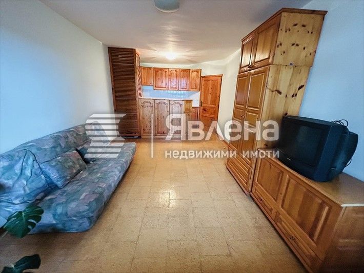 Продава се Тристаен апартамент в Варна, Окръжна болница - 110 кв.м за 1682 €/кв.м - Снимка #1