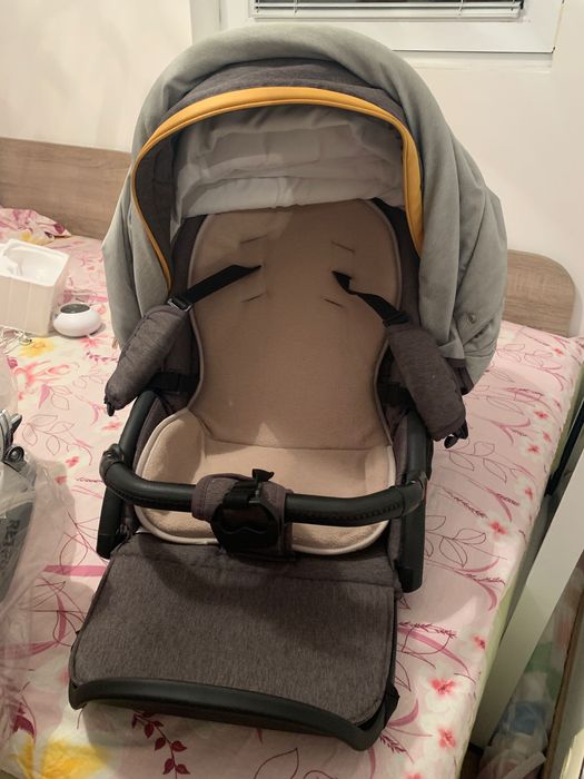 Бебешка количка с летен и зимен кош