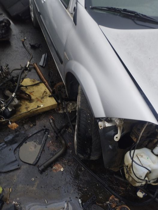 Aripa dreapta Megane 2