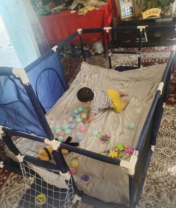 Детский манеж, игровая зона, с кольцом и воротами, с 30 шариками