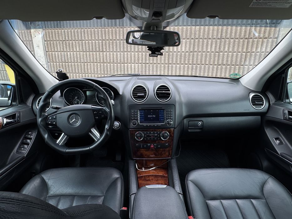 Mercedes ML 350 4matic.Schimb cu mdel mai nou sau suv cu motoruzarea de 3.0