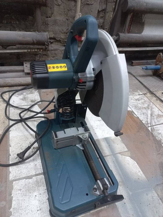 Продам торцовку Bosch