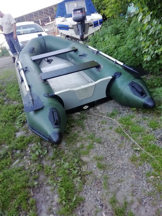 Продам лодку ПВХ.