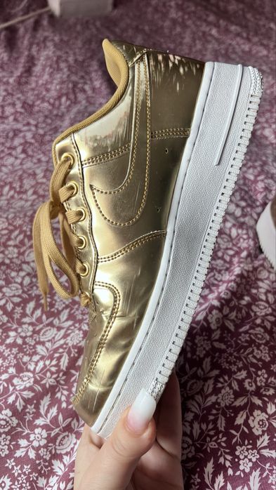 Nike Air force 1 metallic gold 39
