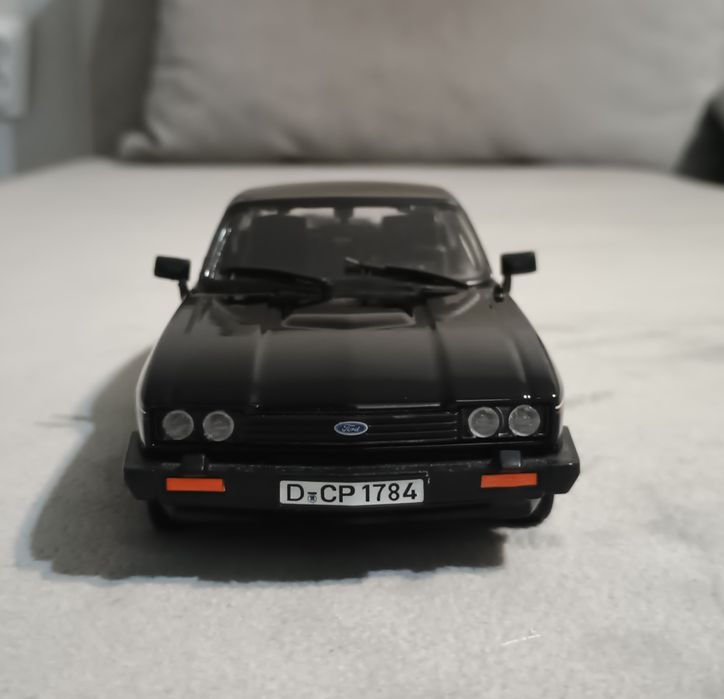 Ford Capri 1982 1/24 моделче/играчка