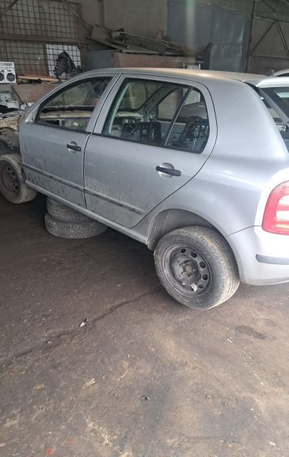 Fuzeta fata dreapta Skoda Fabia 6Y